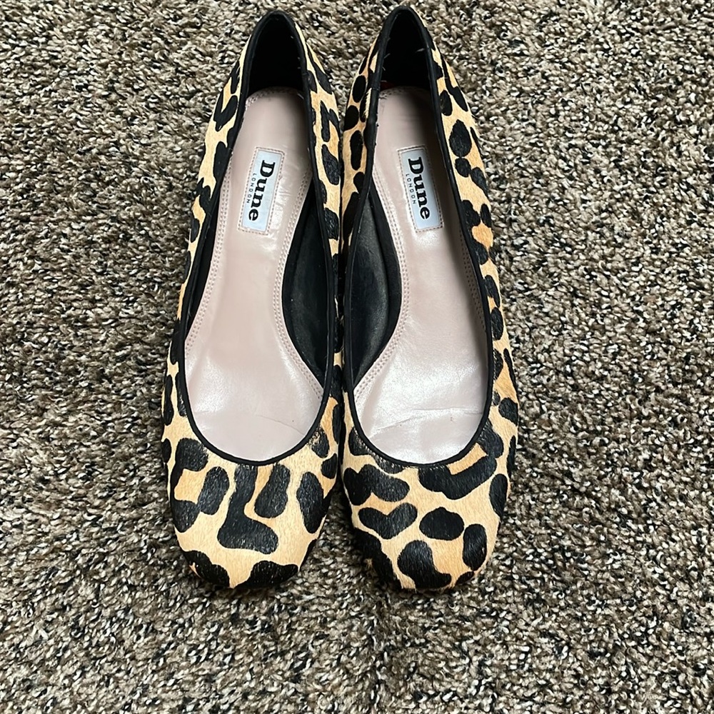 Dunes London women’s shoes.
